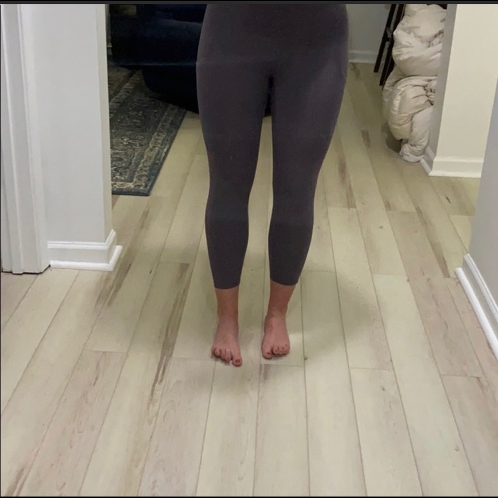 Fabletics leggings - Picture 2 of 3